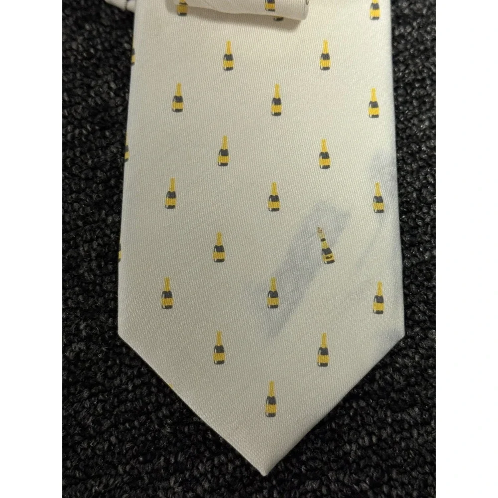 Vineyard Vines Champagne Bottle Pattern Silk Necktie for Men Holiday‎ - Flaw